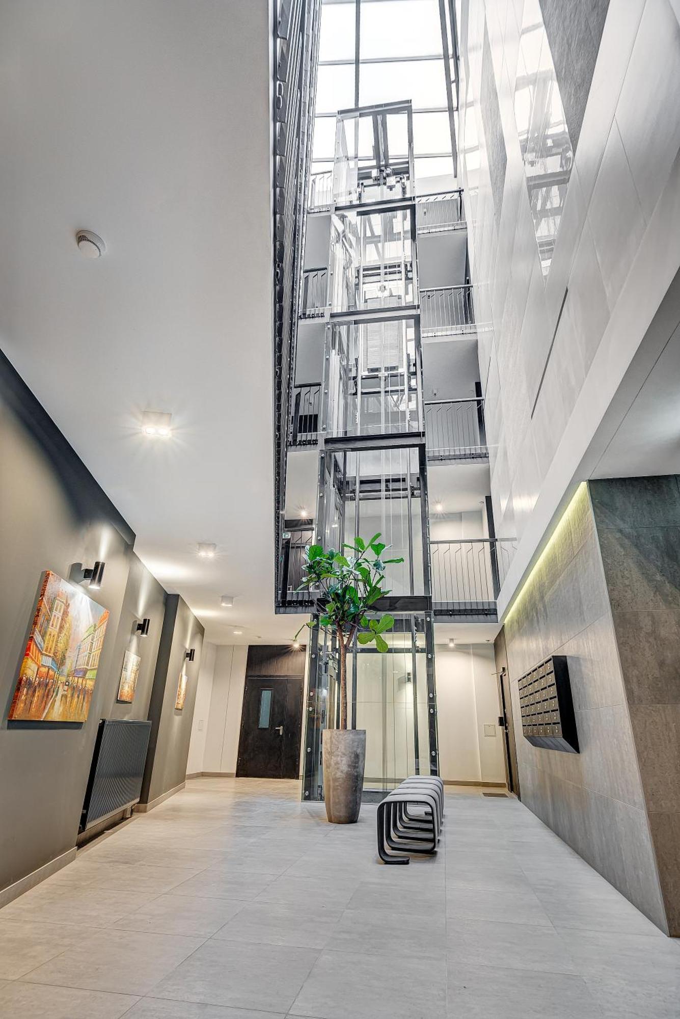 Happy Inn Gold Studio, Self Check-In, Parking In The Underground Garage VNO Chambre photo