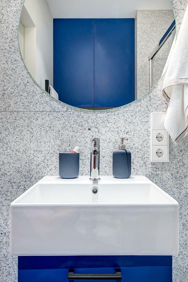 Happy Inn Gold Studio, Self Check-In, Parking In The Underground Garage VNO Extérieur photo