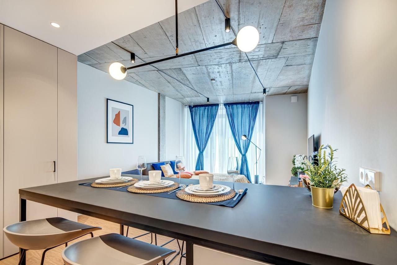 Happy Inn Gold Studio, Self Check-In, Parking In The Underground Garage VNO Extérieur photo
