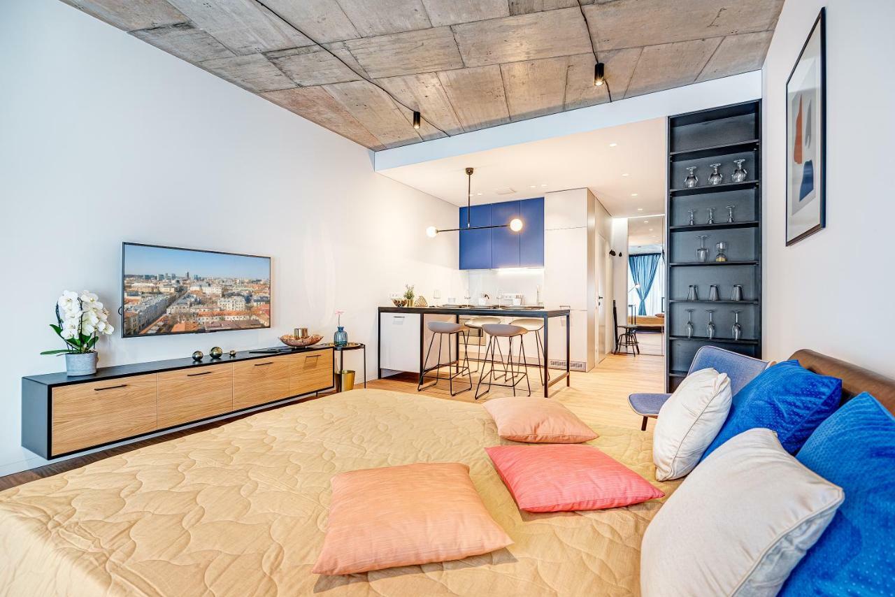 Happy Inn Gold Studio, Self Check-In, Parking In The Underground Garage VNO Extérieur photo